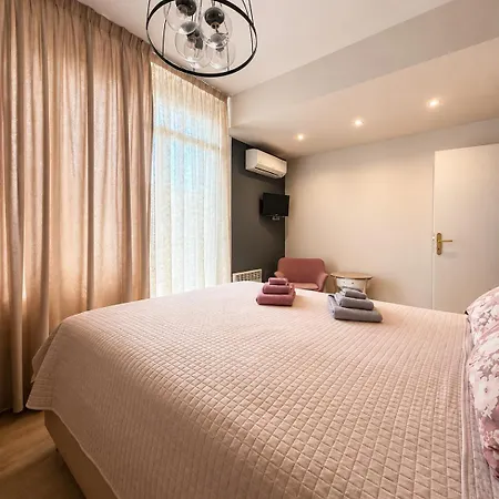 Luxavi Boutique Center